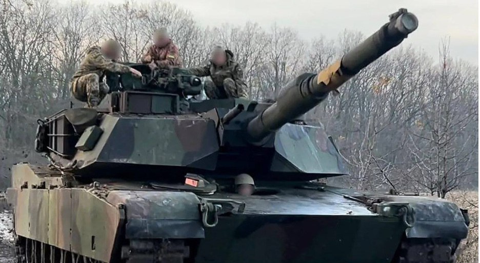Почему Украина совершенно не использует танки &laquo;Абрамс М1&raquo;, которые поставили ей США?   Оказывается, эти танки уязвимы для российских FPV-дронов сверху и сбоку