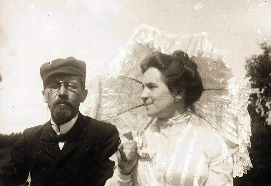 Жена ивана бунина. Муромцевой. Писатель изменивший жене. Код да винчи стол. Жена ивана бунина.