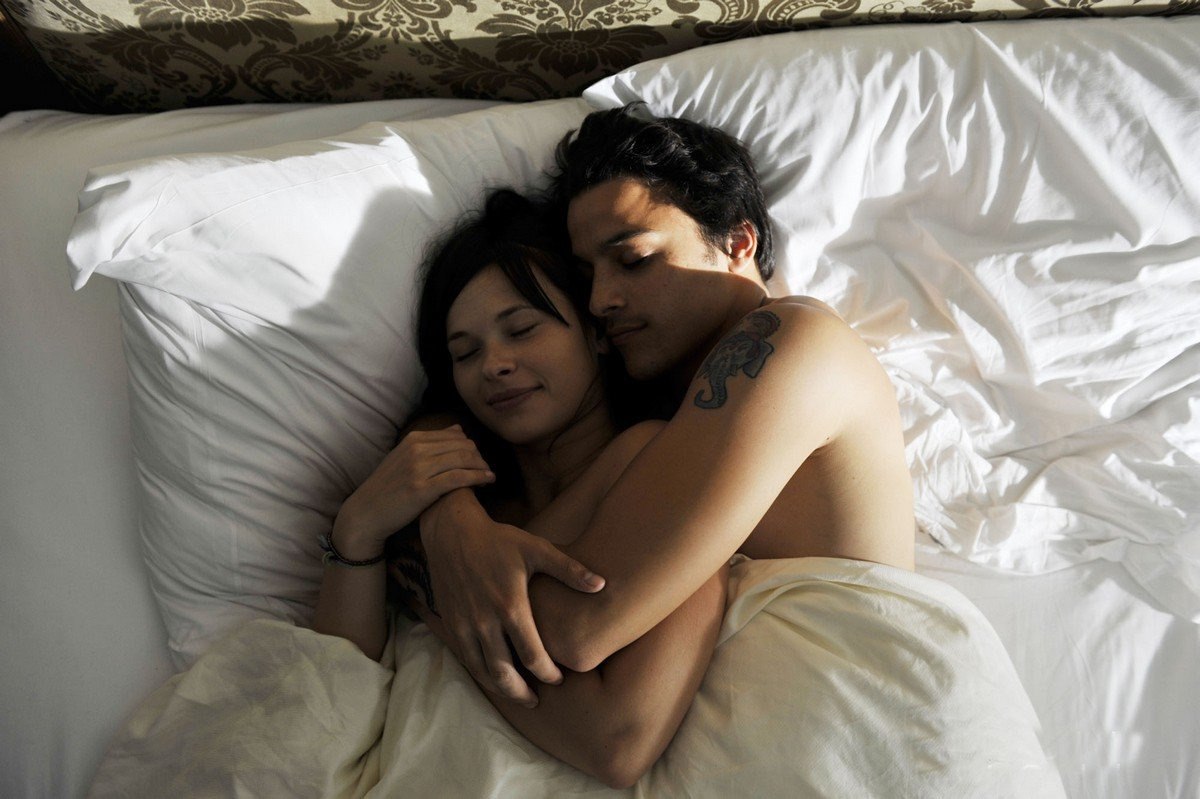 муж и жена ночью в кровати порно фото 86
