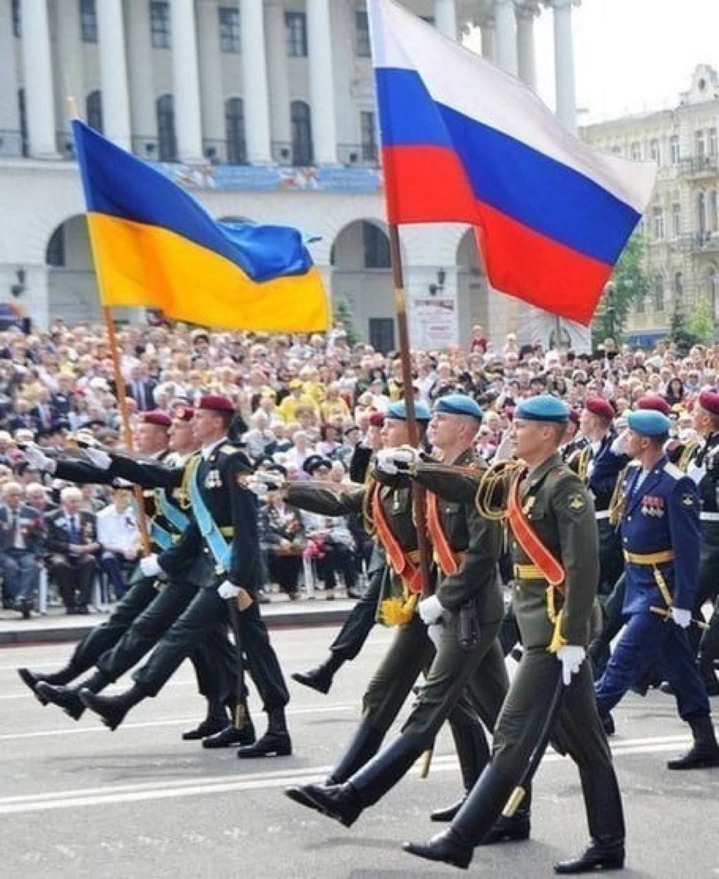 13 мая 2013 год. Парад Победы в Киеве 2010. Парад Победы 2010 Киев Янукович. Парад Победы Россия Украина. Парад Победы 9 мая 2010 года.